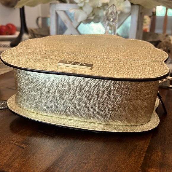KATE SPADE DOWN THE RABBIT HOLE BEEHIVE GOLD CROSSBODY PURSE NWOT - Picture 8 of 15